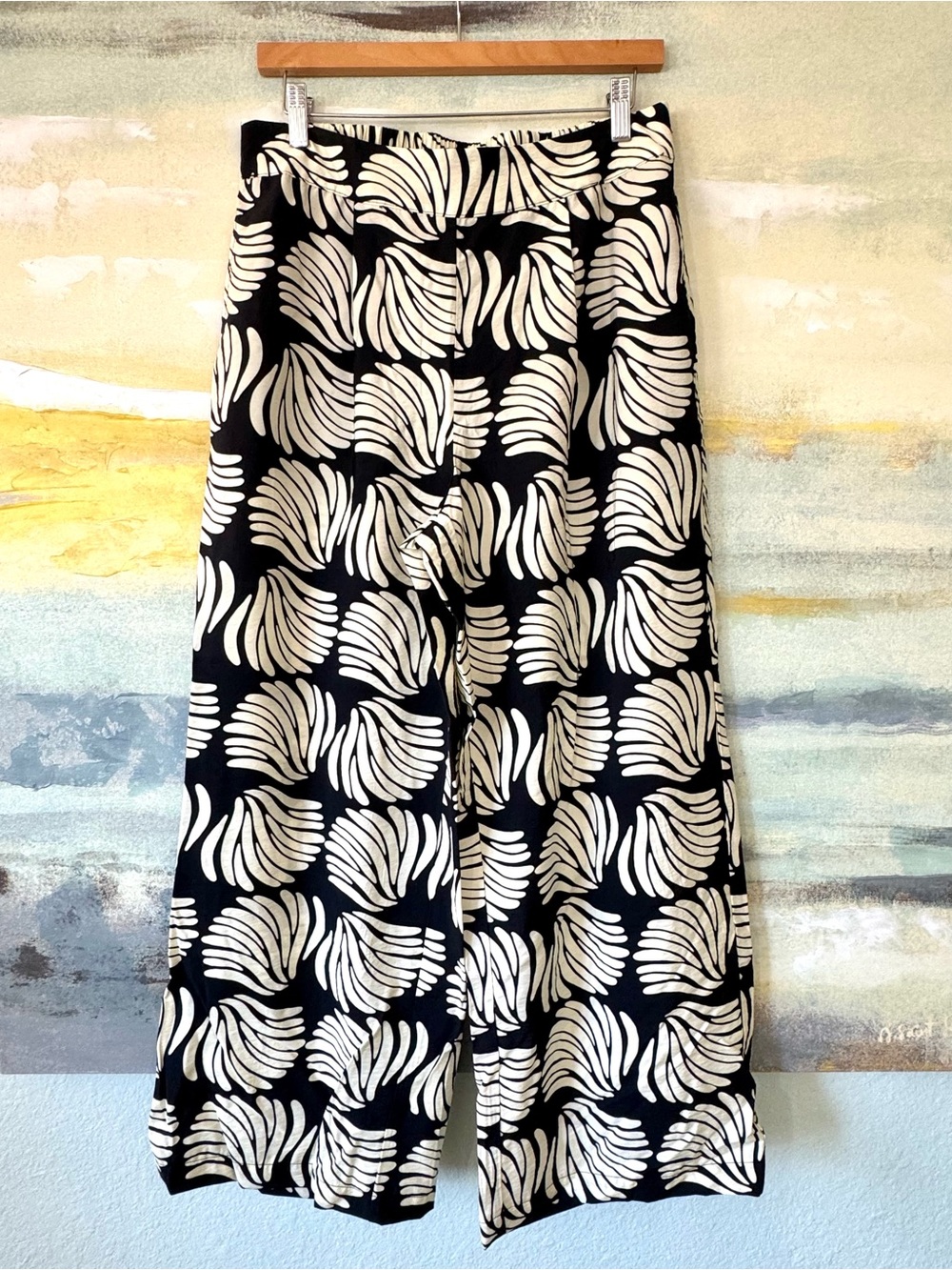 NWOT A New Day Wide-Leg High-Rise Pull On Abstract Shell Pants M